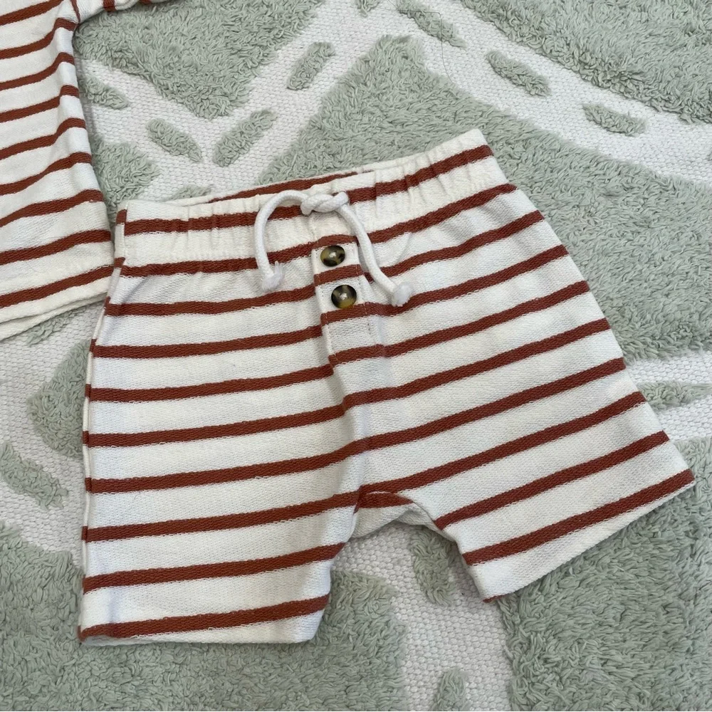 Carter’s Textured Stripe Set of Ringer Tshirt and Shorts in Rust - 9 Months
